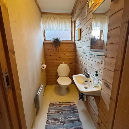 Dom wakacyjny House 5 Min Walk From Ons, Three Bedrooms
