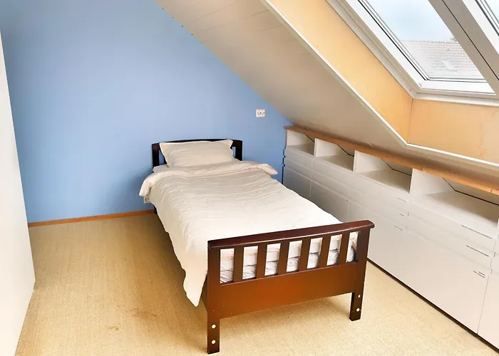 House 5 Min Walk From Ons, Three Bedrooms *